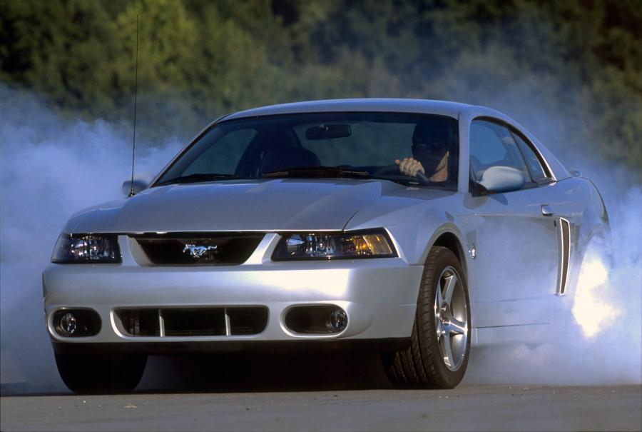  Ford Mustang SVT Cobra 2003 года  (фото 46 из 61)